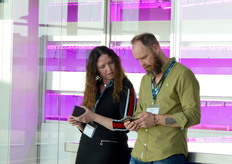 Achterin de zaal was het netwerken al begonnen.